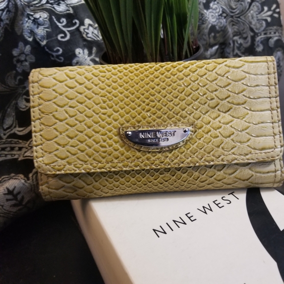 Nine west Wallet - Picture 2 of 4